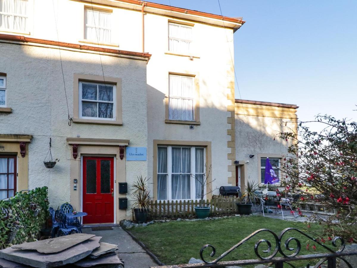 Llys Madoc, Basement Apartment Penmaen-mawr Exterior foto